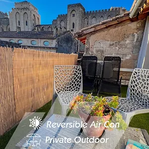 Appartement Ac - Private Exterior - Au Pied Du Palais Des Papes!, Avignon